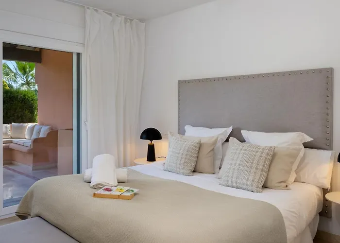 Vacation - Federer, Old Town With A Big Communal Pool And Andalusian Garden Feriehus Marbella