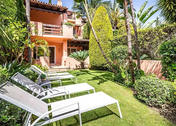 Feriehus Vacation - Federer, Old Town With A Big Communal Pool And Andalusian Garden *