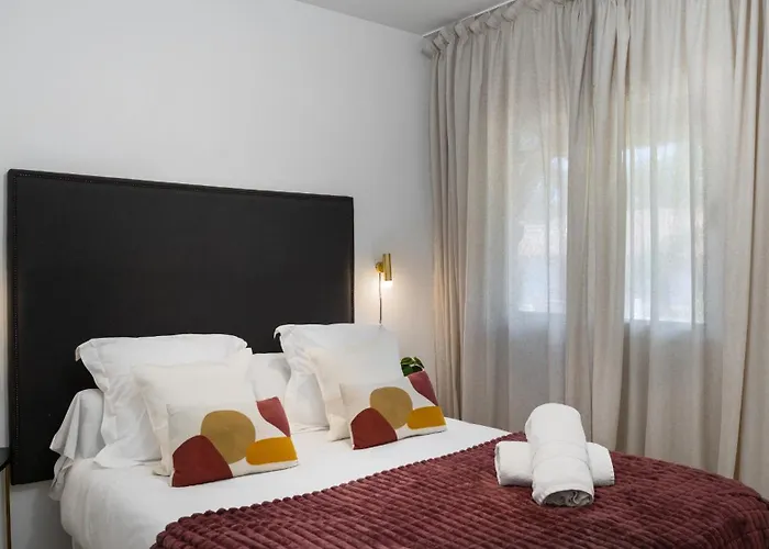 Feriehus Vacation - Federer, Old Town With A Big Communal Pool And Andalusian Garden