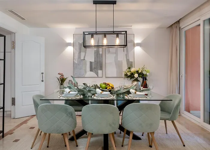 Vacation - Federer, Old Town With A Big Communal Pool And Andalusian Garden Feriehus Marbella