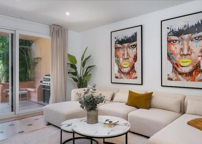 Vacation - Federer, Old Town With A Big Communal Pool And Andalusian Garden Feriehus