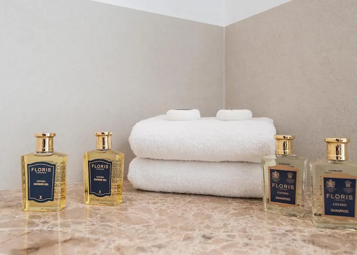 Vacation - Federer, Old Town With A Big Communal Pool And Andalusian Garden Feriehus