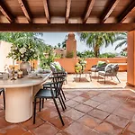 Ferienhaus Vacation - Federer, Cine Room, Bbq, New Decoration, Garage, Old Town Location, Big Communal Pool, Andalusian Garden, Walking To The *