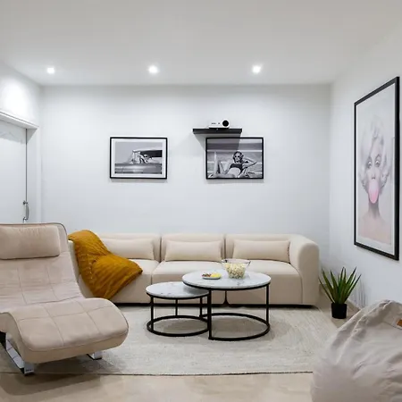 Vacation - Federer, Old Town With A Big Communal Pool And Andalusian Garden