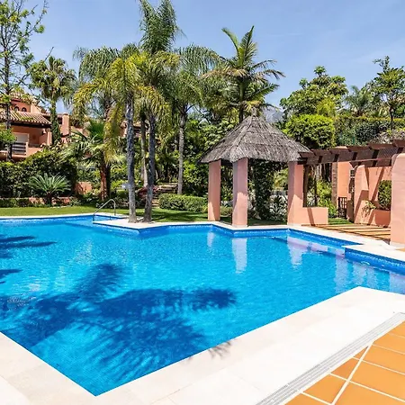 Сasa de vacaciones Vacation - Federer, Old Town With A Big Communal Pool And Andalusian Garden *