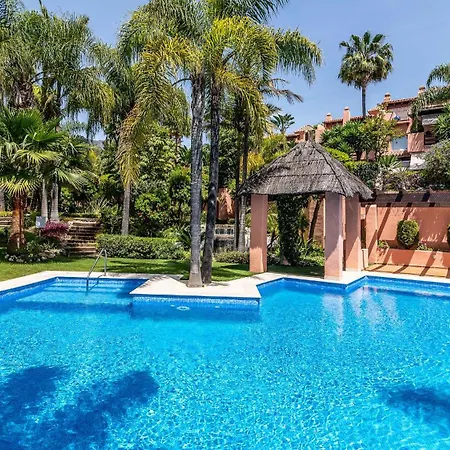 Σπίτι διακοπών Vacation - Federer, Old Town With A Big Communal Pool And Andalusian Garden Μαρμπέλλα