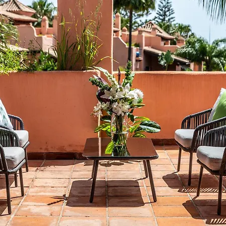 Vacation - Federer, Cine Room, Bbq, New Decoration, Garage, Old Town Location, Big Communal Pool, Andalusian Garden, Walking To The Holiday home Marbella
