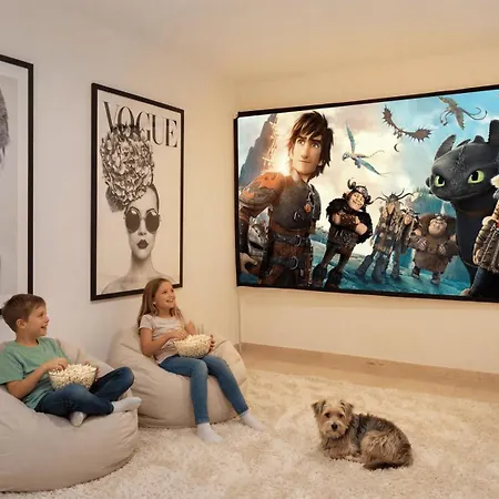 Vacation - Federer, Old Town With A Big Communal Pool And Andalusian Garden Ferienhaus Marbella