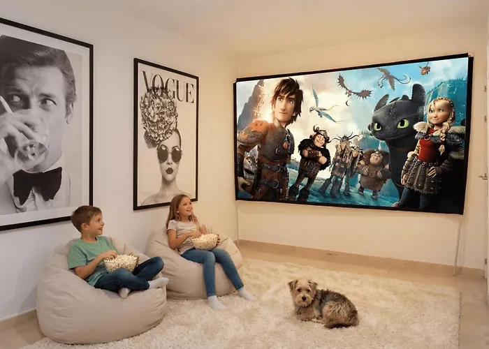 Vacation - Federer, Old Town With A Big Communal Pool And Andalusian Garden Ferienhaus Marbella