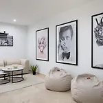 Vacation - Federer, Cine Room, Bbq, New Decoration, Garage, Old Town Location, Big Communal Pool, Andalusian Garden, Walking To The Marbella