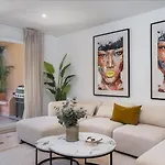 Vacation - Federer, Cine Room, Bbq, New Decoration, Garage, Old Town Location, Big Communal Pool, Andalusian Garden, Walking To The Semesterbostad