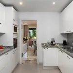 Vacation - Federer, Cine Room, Bbq, New Decoration, Garage, Old Town Location, Big Communal Pool, Andalusian Garden, Walking To The Holiday home *