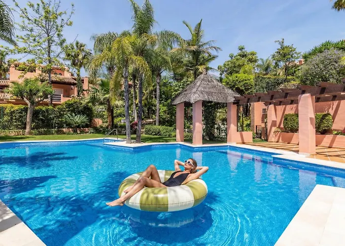 Vacation - Federer, Old Town With A Big Communal Pool And Andalusian Garden Дом отдыха Марбелья